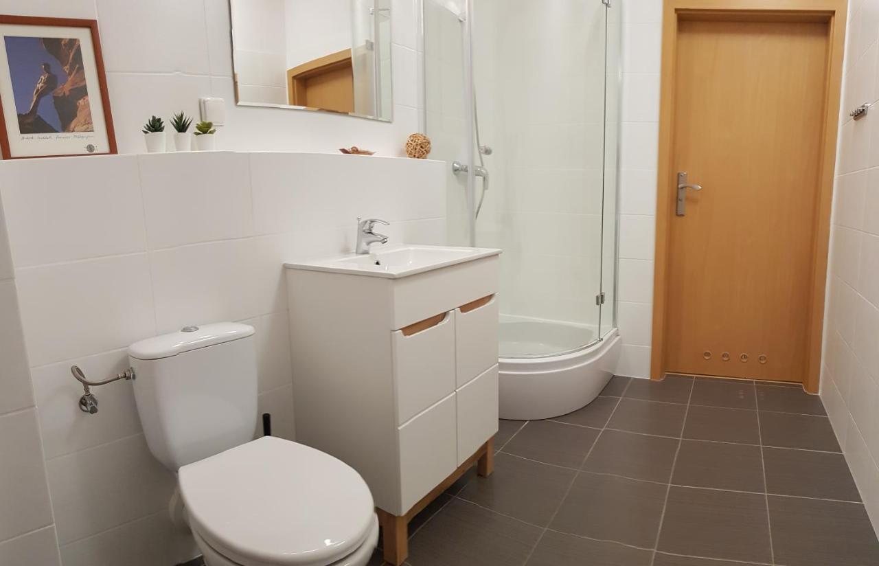 Frog Apartment - 2 Bedrooms And Living Room Swinoujscie Bagian luar foto