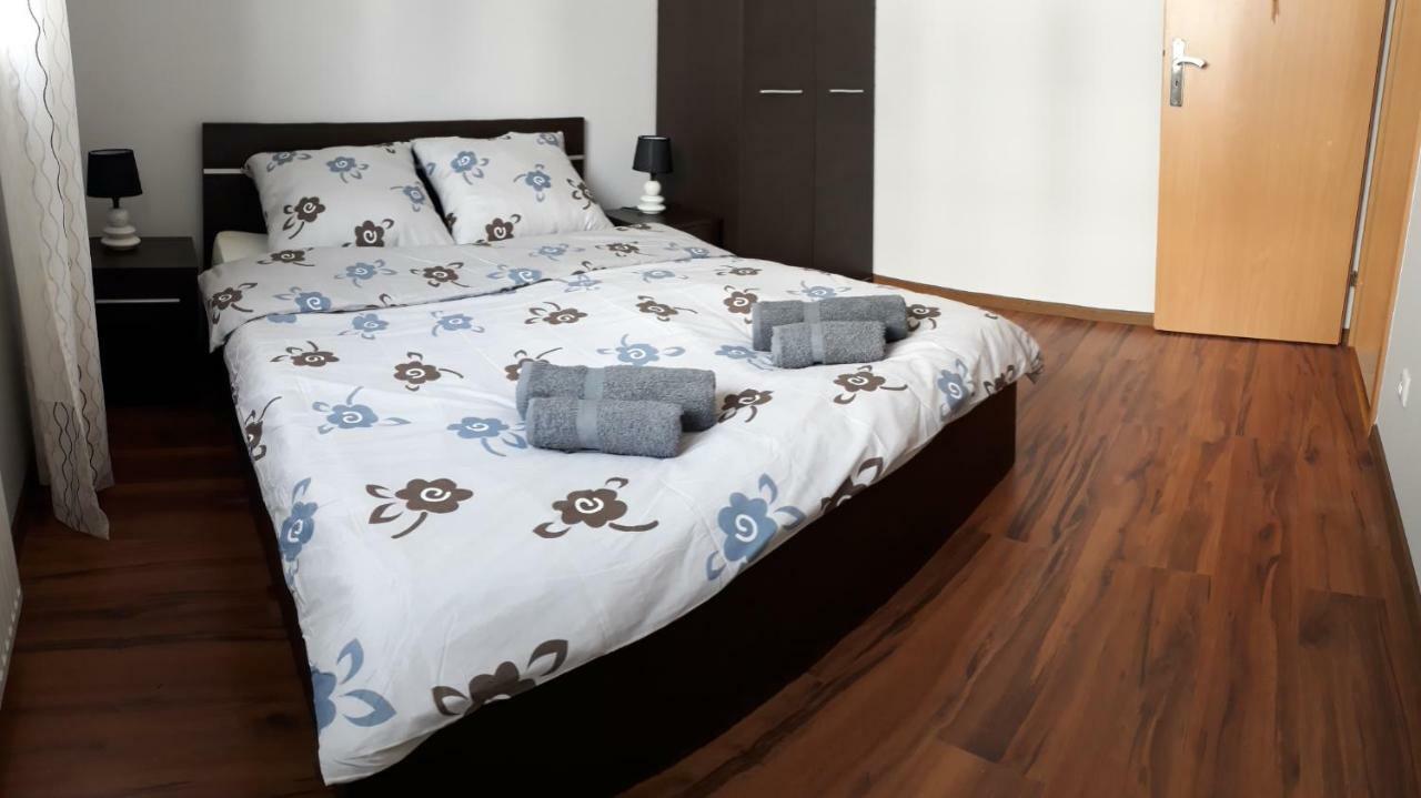 Frog Apartment - 2 Bedrooms And Living Room Swinoujscie Bagian luar foto
