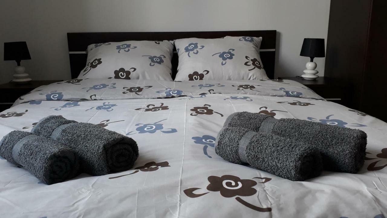 Frog Apartment - 2 Bedrooms And Living Room Swinoujscie Bagian luar foto