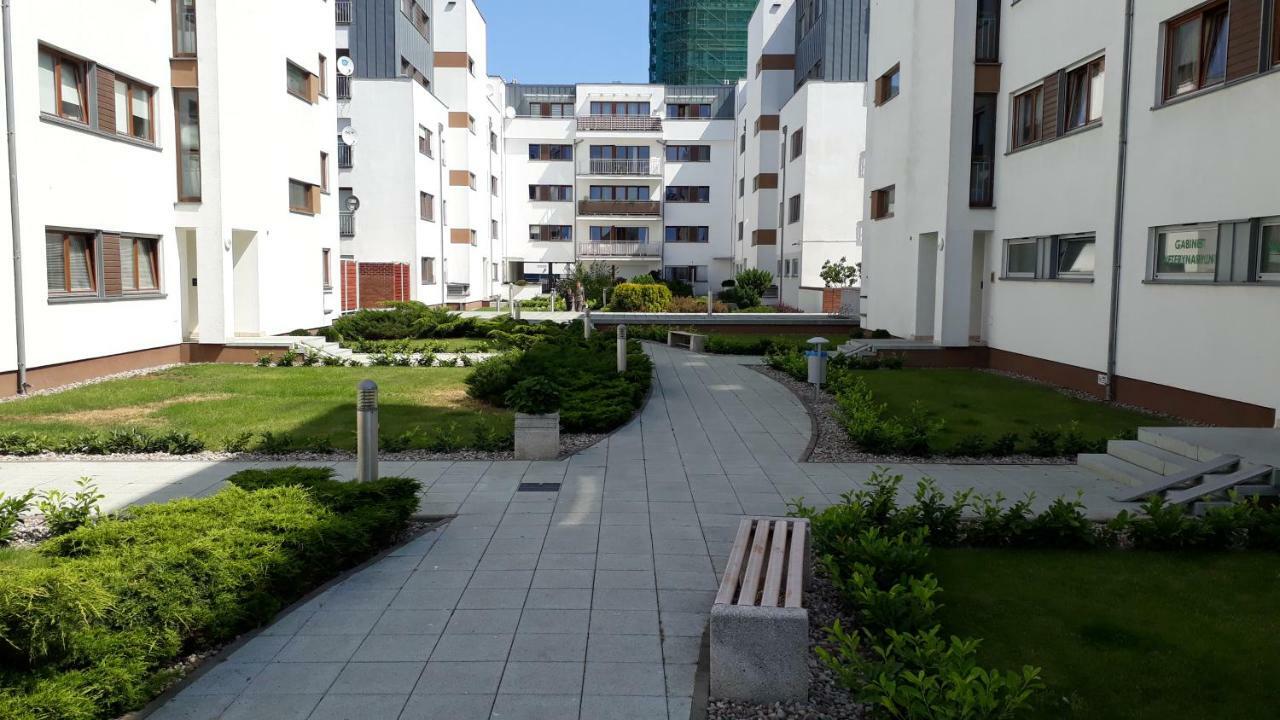 Frog Apartment - 2 Bedrooms And Living Room Swinoujscie Bagian luar foto
