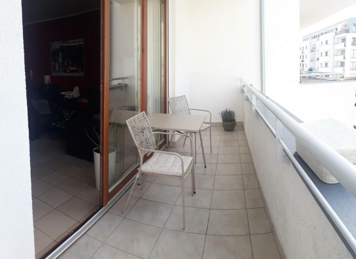 Frog Apartment - 2 Bedrooms And Living Room Swinoujscie Bagian luar foto